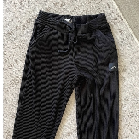 Alo sweater and pant set - Picture 7 of 8